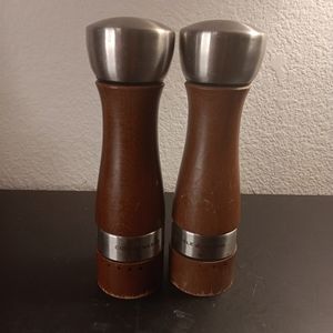 EXQUISITE VTG COLE & MASON Oldbury Wood Salt and Pepper Grinder Set.